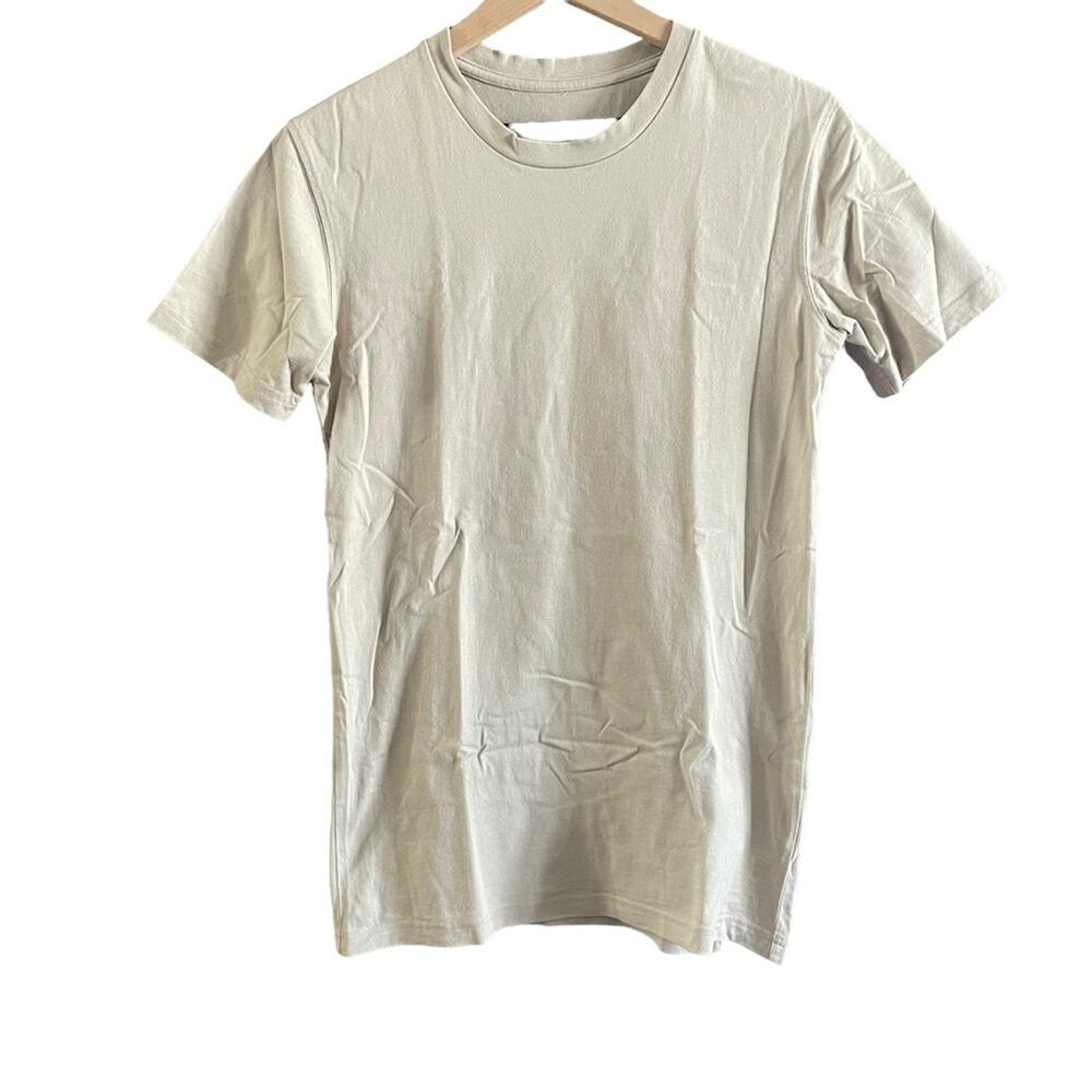 Well Made Beige Tan Crew Neck Basic T-shirt Men’s size Small